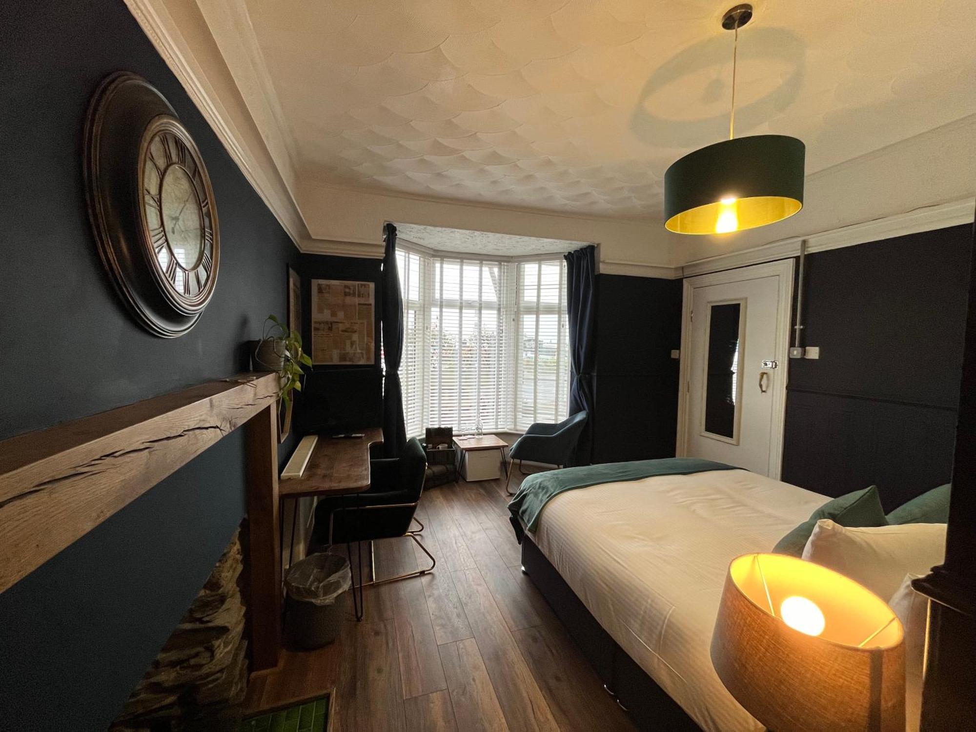 The Lyncroft Bed and Breakfast New Quay Exteriör bild